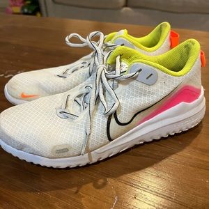 Women’s Nike Renew